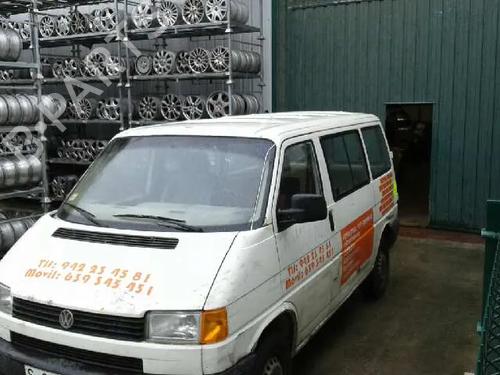 Left front steering knuckle VW TRANSPORTER T4 Van (70A, 70H, 7DA, 7DH) 1.9 TD | BP8428542M25 