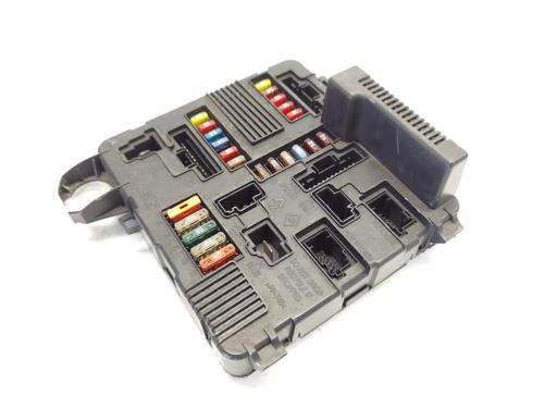 Used Fuse box Fuse box 38511352 38511352