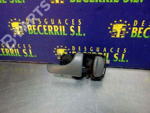 Used Front right interior door handle Front right interior door handle NISSAN TERRANO II (R20) 2.7 TD 4WD (101 hp) 8444922 8444922