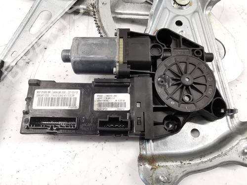 Rudehejsemekanisme ventre foran RENAULT MEGANE III Hatchback (BZ0/1_, B3_)  | BP29564015C22 