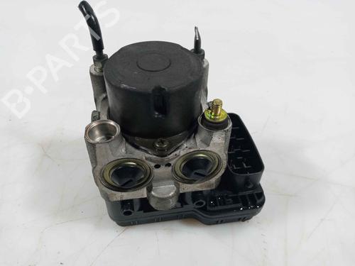 Abs pomp TOYOTA RAV 4 II (_A2_) 2.0 4WD (ACA21, ACA20) (150 hp) 8468408