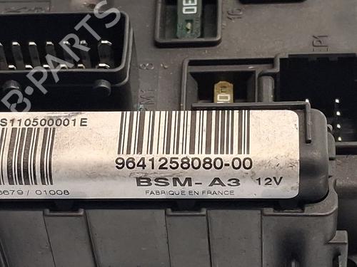 Fuse box CITROËN C5 I (DC_) 2.0 HDi (DCRHZB, DCRHZE) | BP29525585E1 