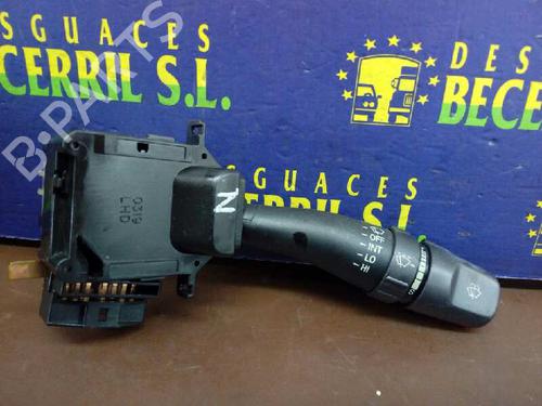Used Steering column stalk HYUNDAI TRAJET (FO) 2.0 CRDi (113 hp) 8458813
