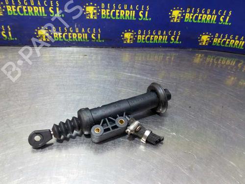 Used Clutch slave cylinder MERCEDES-BENZ VITO Van (W638) [1997-2003]  14017306