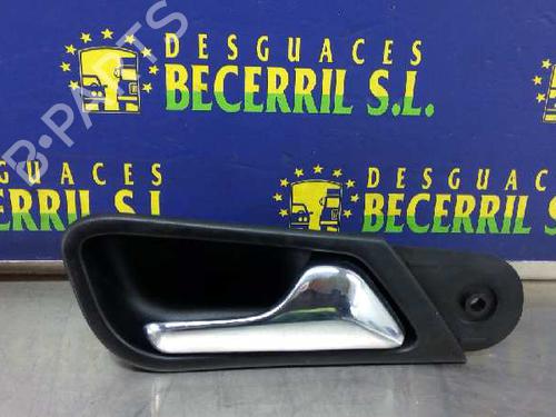 Used Front right interior door handle MERCEDES-BENZ CLK (C208) [1997-2003]  8457948
