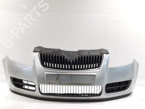 Used Front bumper SKODA ROOMSTER (5J7) 1.2 (70 hp) 31837204