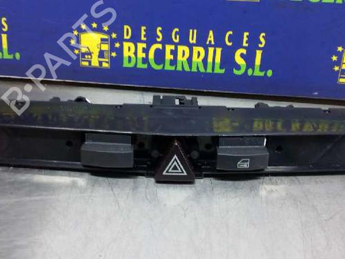 Used Warning switch OPEL ASTRA H (A04) [2004-2014]  8438257