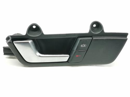 Venstre foran invendig håndtak SEAT EXEO (3R2) 2.0 TDI (143 hp) 10353493