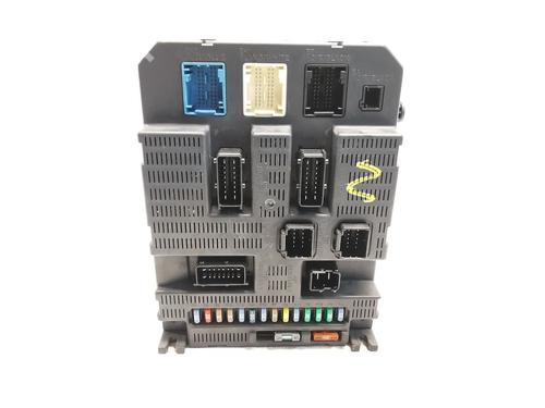 Used Fuse box PEUGEOT 207 (WA_, WC_) 1.4 HDi (68 hp) 31052279