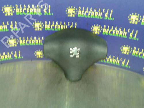 Used Driver airbag PEUGEOT 206 Hatchback (2A/C) 1.9 D (69 hp) 8428719