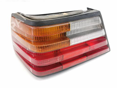 Used Left taillight MERCEDES-BENZ 124 Saloon (W124) [1984-1993]  17990511