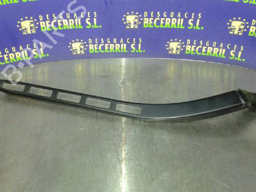 Used Front windshield wiper arm SEAT ALTEA XL (5P5, 5P8) 1.6 LPG (102 hp) 13404003