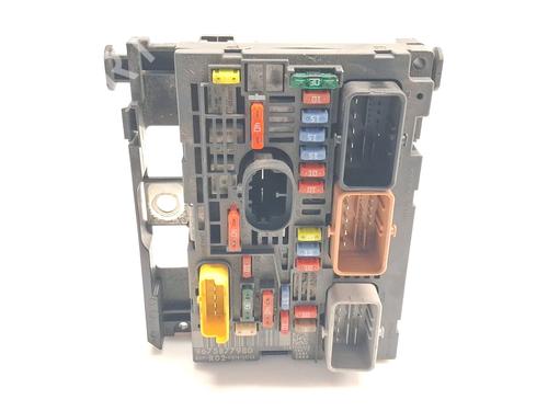 Used Fuse box CITROËN C5 III (RD_) 1.6 HDi 110 (RD9HL0, RD9HR8, RD9HRA) (112 hp) 31048080