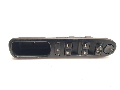 Used Left front window switch PEUGEOT 307 Break (3E) [2002-2009]  32138386