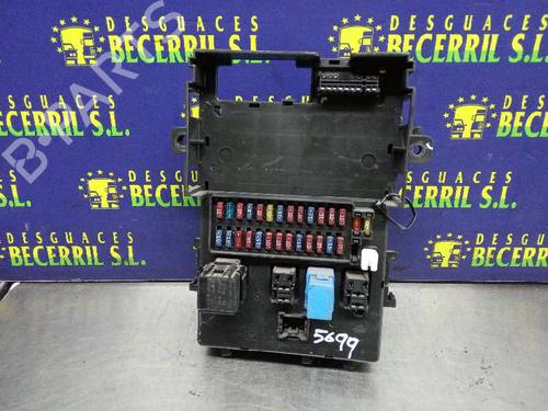 Used Fuse box NISSAN TERRANO II (R20) 2.7 TDi 4WD (125 hp) 8449090
