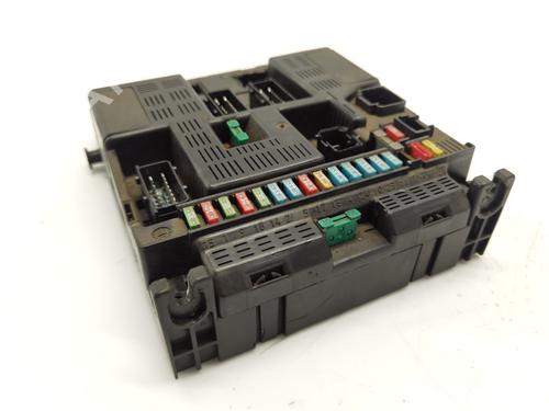 Used Fuse box Fuse box 37089756 37089756