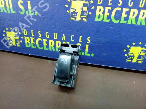 Used Right front window switch HYUNDAI TRAJET (FO) 2.0 CRDi (113 hp) 8458831