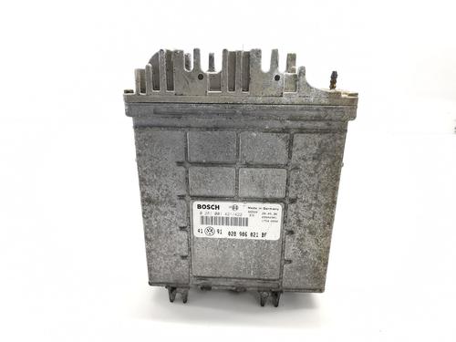 Used Engine control unit (ECU) VW GOLF III (1H1) 1.9 TDI (90 hp) 24468545