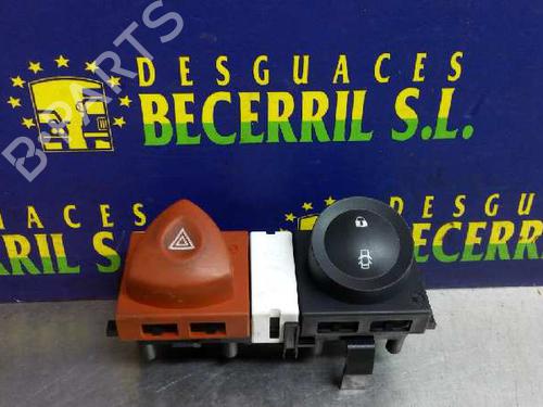 Used Warning switch RENAULT MEGANE II (BM0/1_, CM0/1_) [2001-2012]  8443275