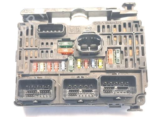 Used Fuse box Fuse box 37089768 37089768
