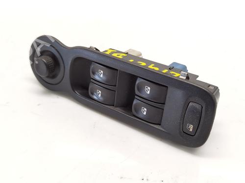 Used Left front window switch RENAULT MODUS / GRAND MODUS (F/JP0_) [2004-2025]  30316307