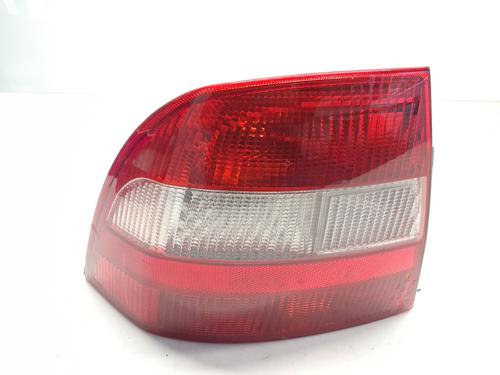 Rückleuchte Links für OPEL VECTRA B Hatchback (J96) 1.6 i 16V (F68) (101 hp) 32439715