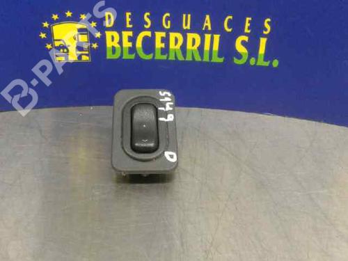 Used Right front window switch Right front window switch OPEL MERIVA A MPV (X03) 1.6 16V (E75) (100 hp) 8447379 8447379