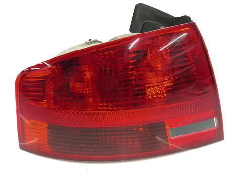 Venstre baglygte AUDI A4 B7 (8EC) 2.0 (130 hp) 30713029