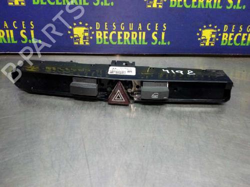 Used Warning switch OPEL ASTRA H (A04) 1.4 (L48) (90 hp) 8440777