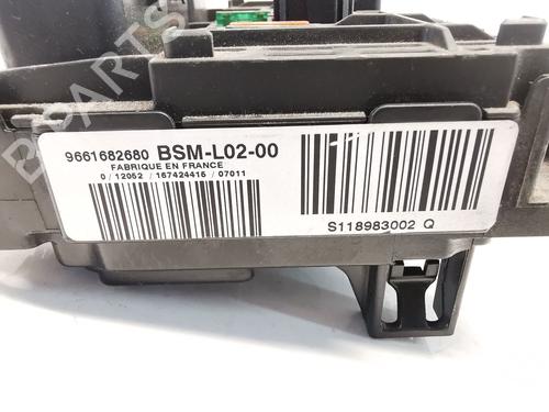 Fuse box PEUGEOT 407 (6D_) 2.0 HDi 135 (6DRHRH, 6DRHRE, 6DRHRG, 6DRHRJ) | BP30684083E1