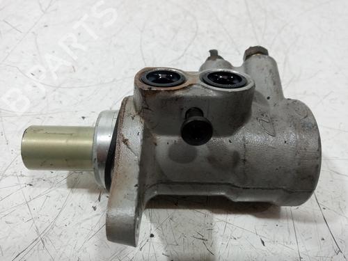 Used Brake master cylinder FORD FIESTA V (JH_, JD_) 1.4 TDCi (68 hp) 9533799