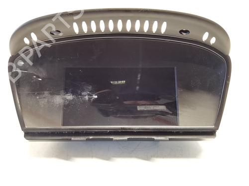 Used Display monitor BMW 5 (E60) 520 d (177 hp) 24040406