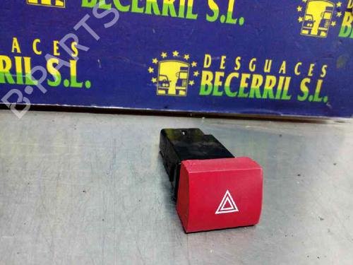Used Warning switch HYUNDAI ELANTRA III (XD) 2.0 CRDi (113 hp) 8447012
