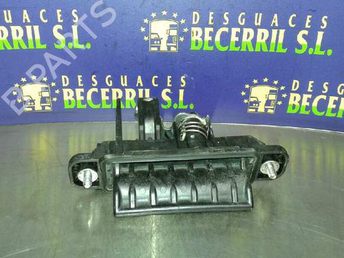Used Tailgate handle MAZDA 3 (BK) 2.0 MZR-CD (BK14) (143 hp) 8427482