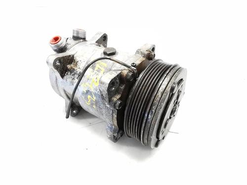 Used AC compressor DAIHATSU FEROZA Hard Top (F300) [1988-1999]  20674598