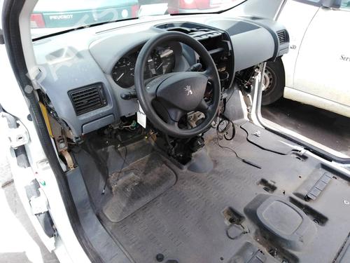 Fuse box PEUGEOT EXPERT (224_)  | BP11634768E1 