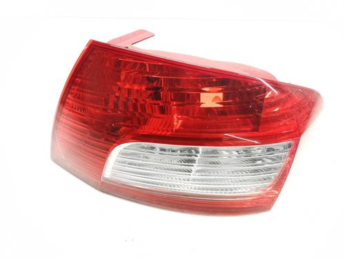 Used Right taillight PEUGEOT 407 (6D_) 2.0 HDi 135 (6DRHRH, 6DRHRE, 6DRHRG, 6DRHRJ) (136 hp) 32730035