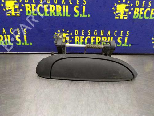 Maniglia esterna anteriore destra RENAULT MEGANE I Classic (LA0/1_) 1.9 D (LA0A, LA0U, LA0R) (64 hp) 8438323