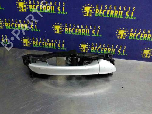 Used Front right exterior door handle MERCEDES-BENZ C-CLASS (W203) [2000-2007]  8451495