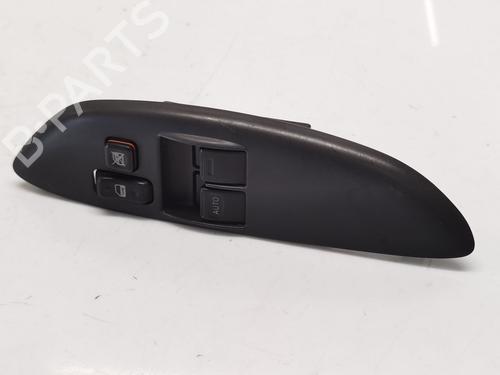 Used Left front window switch TOYOTA YARIS (_P1_) 1.4 D-4D (NLP10_, NLP10R) (75 hp) 30570568