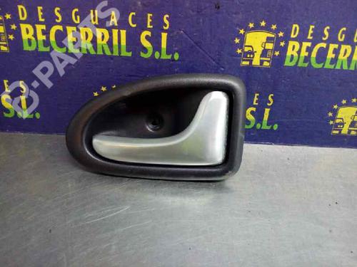 Used Front right interior door handle Front right interior door handle RENAULT MEGANE I Classic (LA0/1_) 1.6 16V (LA00, LA04, LA0B, LA11, LA16, LA19, LA1J, LA1K,... (107 hp) 8456554 8456554