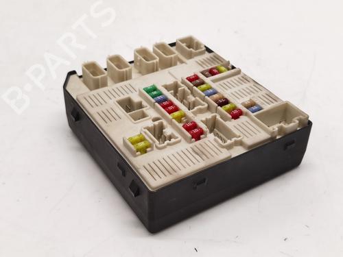 fuse-box-renault-megane-iii-hatchback-bz01_-b3_-2008-31653381 main image