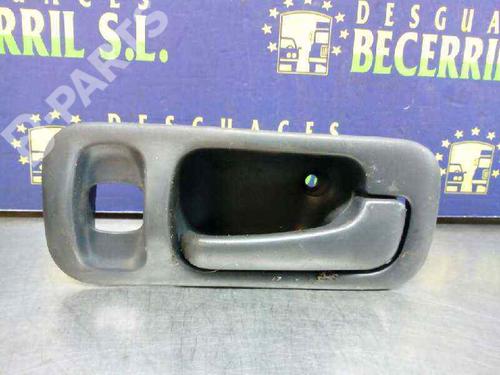 Used Front right interior door handle Front right interior door handle HONDA CR-V I (RD) 2.0 16V 4WD (RD1, RD3) (128 hp) 8444353 8444353
