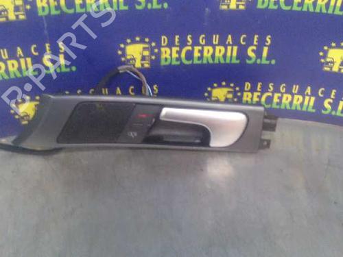 Poignée intérieure avant gauche AUDI ALLROAD C5 (4BH) 2.5 TDI quattro (180 hp) 8430762