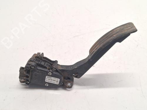 Pedal für DACIA DUSTER (HS_) 1.5 dCi 4x4 (HSMC, HSMD) (110 hp) 31307896