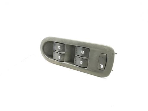 Used Left front window switch RENAULT MEGANE II (BM0/1_, CM0/1_) 1.5 dCi (BM02, BM13, BM2A, CM02, CM13) (101 hp) 31021451