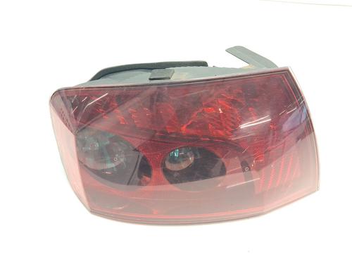 Used Left taillight PEUGEOT 407 (6D_) 2.0 HDi 135 (6DRHRH, 6DRHRE, 6DRHRG, 6DRHRJ) (136 hp) 31048110