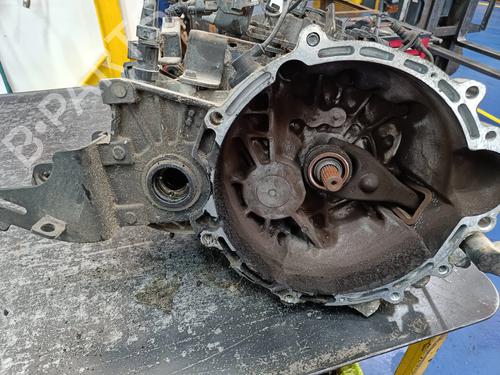 Used Gearbox KIA CERATO I Hatchback (LD) 1.6 CRDi (115 hp) 17653372