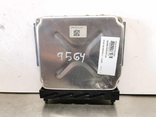 Used Engine control unit (ECU) VOLVO S60 I (384) 2.4 (170 hp) 8464448