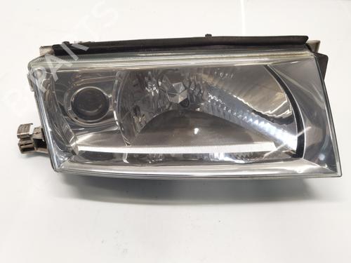 Used Right headlight SKODA OCTAVIA I (1U2) 1.9 TDI (110 hp) 25852458